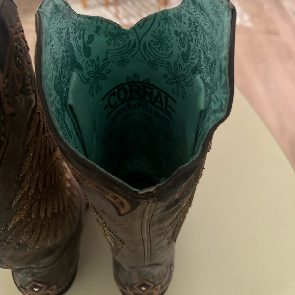 Corral Boots - Picture 2 of 9